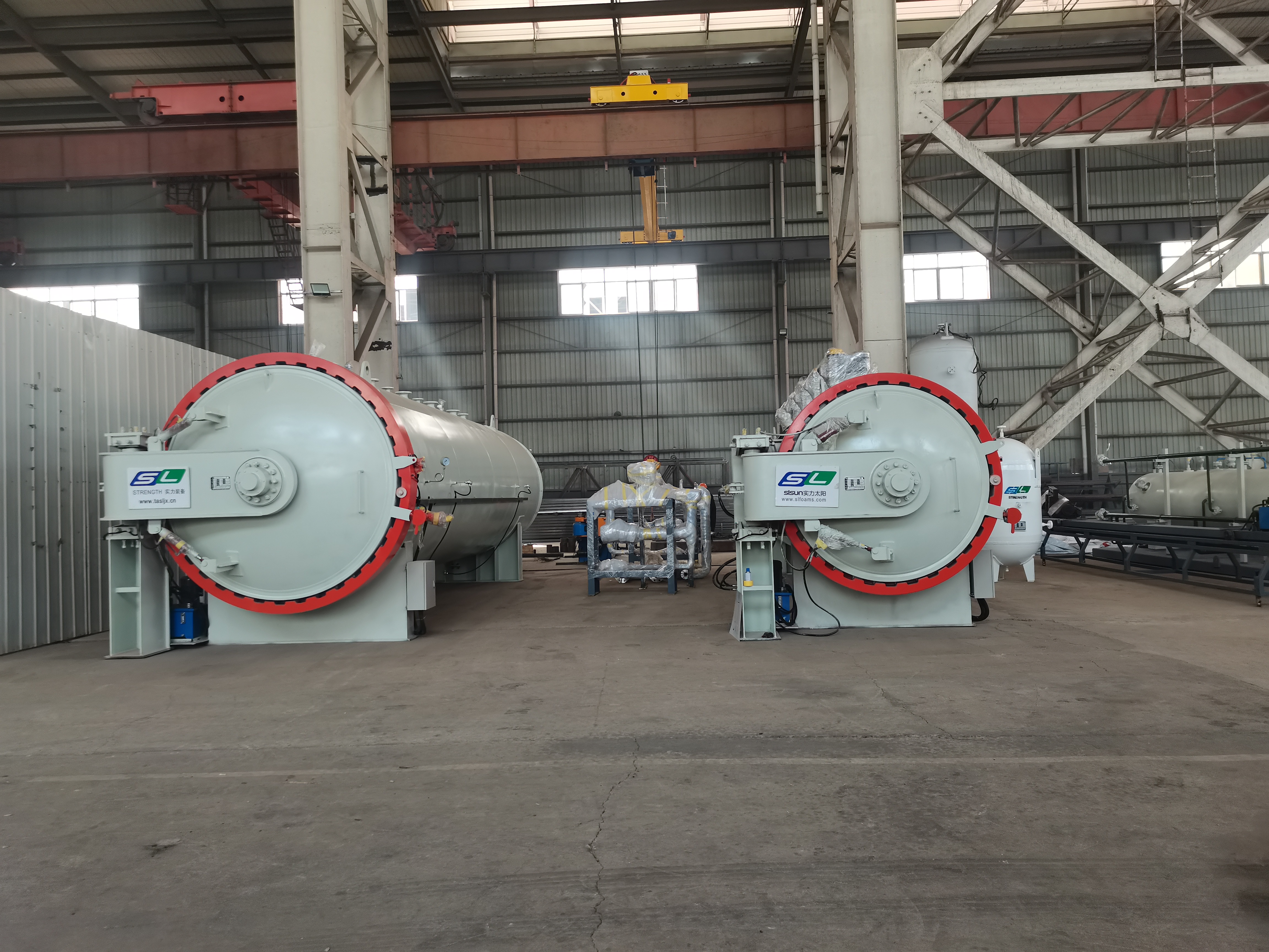 DN2000、DN2400兩臺(tái)新材料熱壓罐發(fā)往江蘇